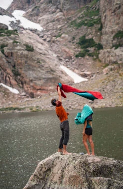 Kelty Bestie Blanket Thermal Camping Quilt -Camping Gear Store 477ba65e 2c14 4432 824c 5f9cb74aeeceRedwingDayHike TWM Photo ex 12 20 5462