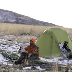 Klymit Static V Airbed Inflatable Camping Mattress 24 Klymit Static V Airbed Inflatable Camping Mattress -Camping Gear Store Klymit StaticV 06SVGR01C LifeStyle4 v1 900x900