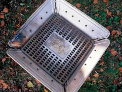 Snow Peak Fireplace Coal Bed Cast Iron Firepit Grid Plate -Camping Gear Store ST 031S function1 1 2 24aa8025 efb5 4b7f 891b cb52e95680e2