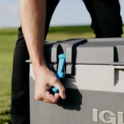 Igloo BMX 72 Heavy Duty Cool Box -Camping Gear Store zder445